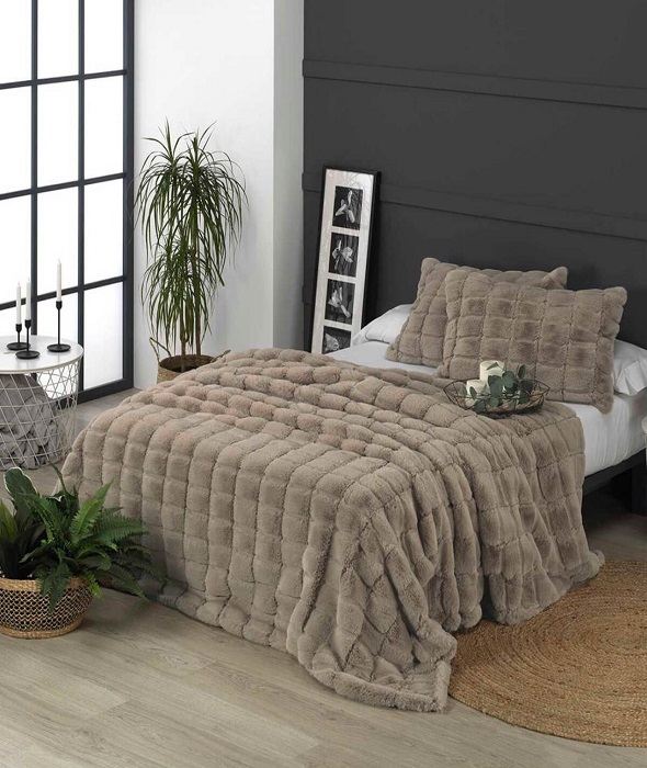 Couvre lit et couverture MORA ELEGANCE Original