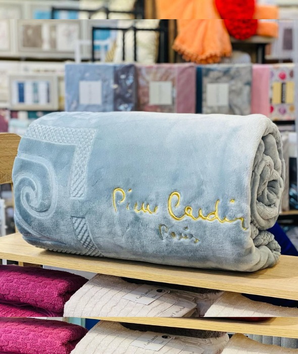 Couverture Pierre Cardin original