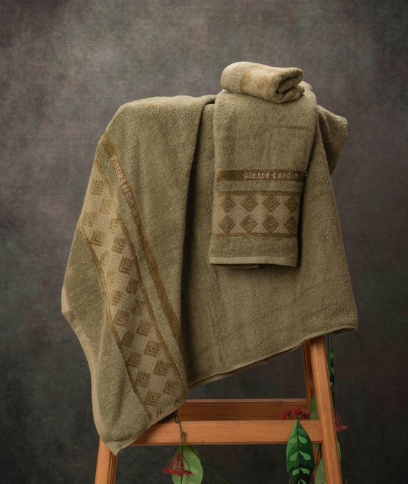 Serviette Pierre Cardin original