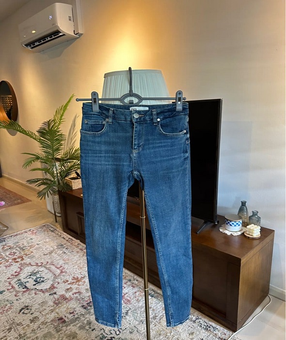Zara the contour jeans